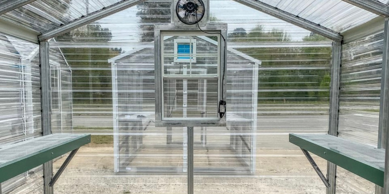 Greenhouses in Rutherfordton, North Carolina